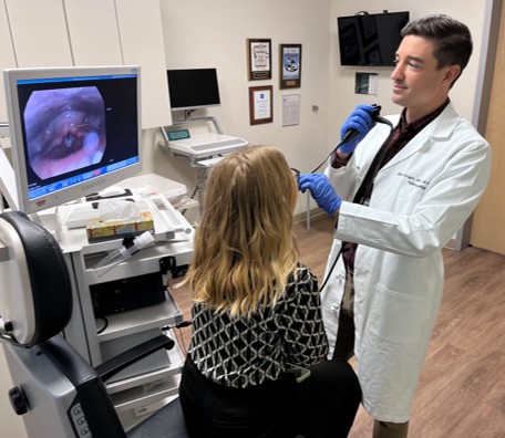 Check-up in clinical setting.